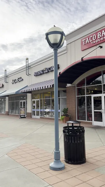 Fair Lakes Promenade