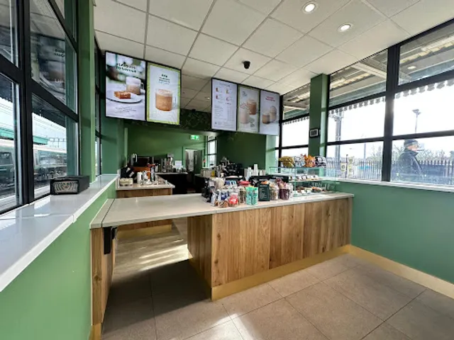 Starbucks Didcot Station