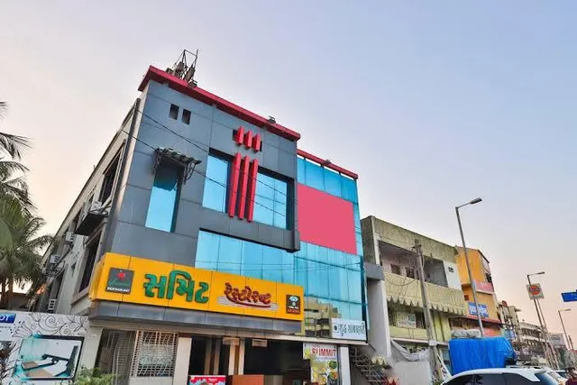 OYO 22419 Hotel Summit