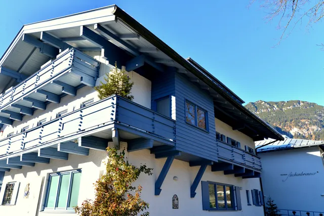 Museum Aschenbrenner porcelains - Dolls - Cribs