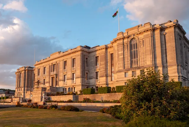 Llyfrgell Genedlaethol Cymru / National Library of Wales