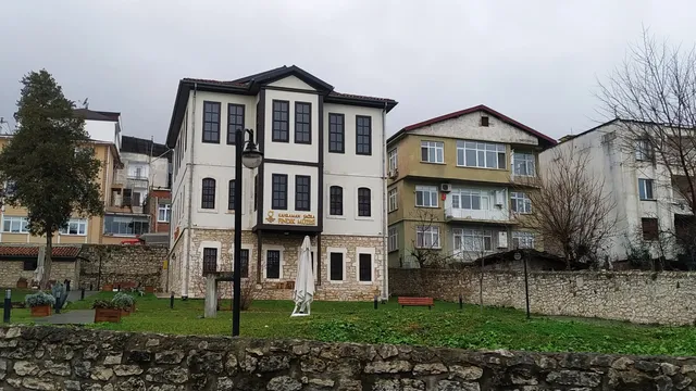 Kahraman Sağra Fındık Müzesi