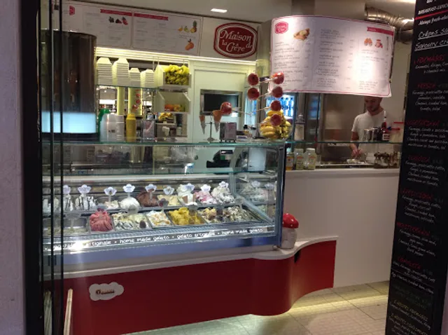 Gelateria & Crêpes shop - La maison de la crêpe