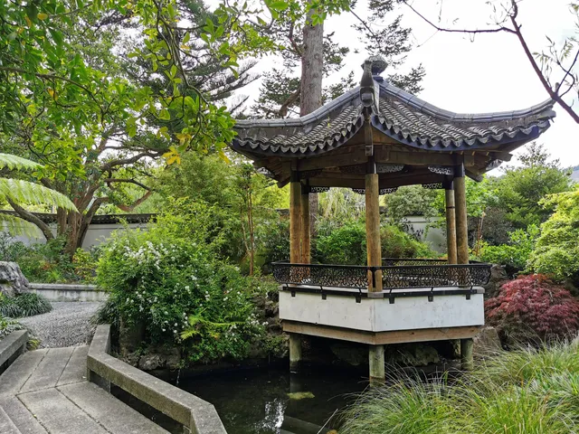 Queen's Gardens