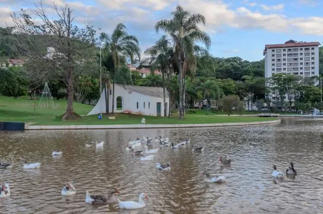 Praça Adhemar de Barros