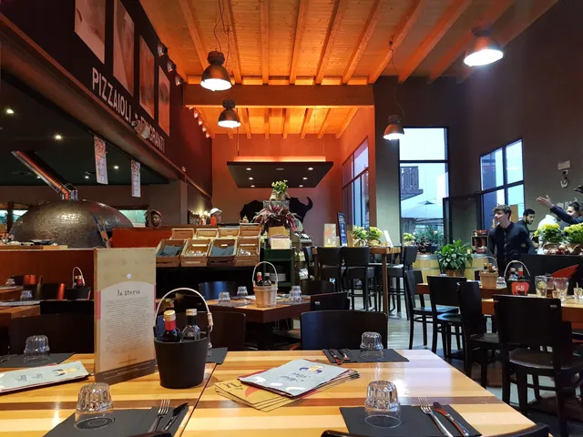 ROADHOUSE RESTAURANT SEGRATE