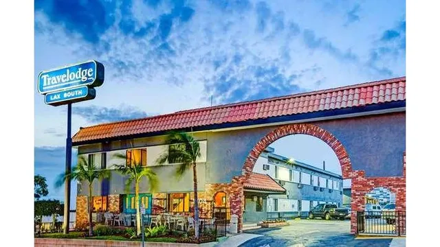 Travelodge by Wyndham LAX