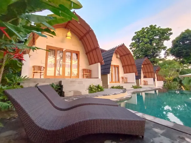 Uma Manyar Sunset Villa