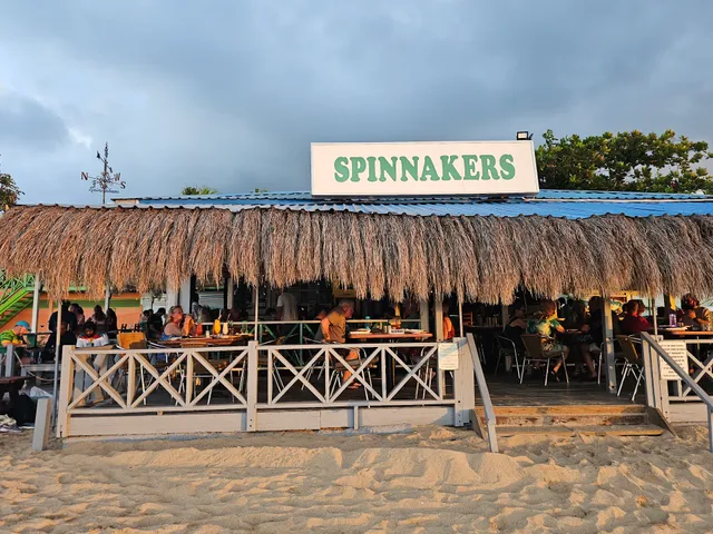 Spinnakers Beach Bar And Carvery