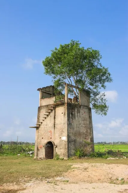 Lò gạch cũ cầu tre