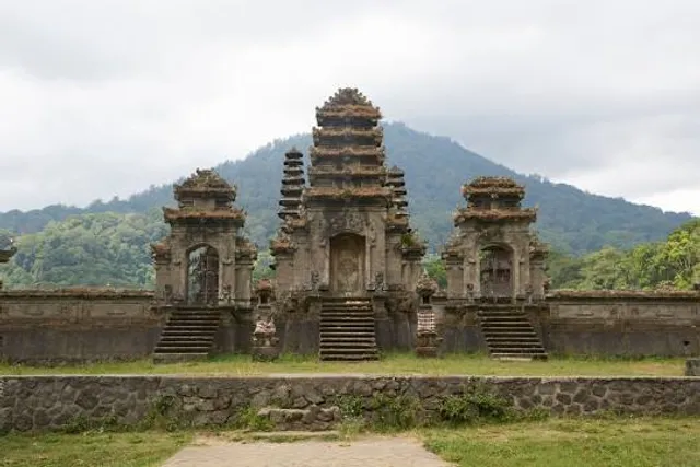 Pura Ulun Danu Tamblingan