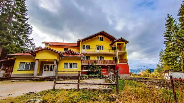 Hotel and Bungalows Govedarci