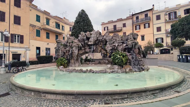 Fontana degli Scogli