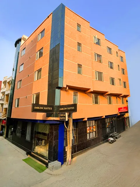 Hotel Emblem Suites By Denver