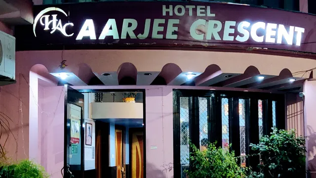 Hotel Aarjee Crescent