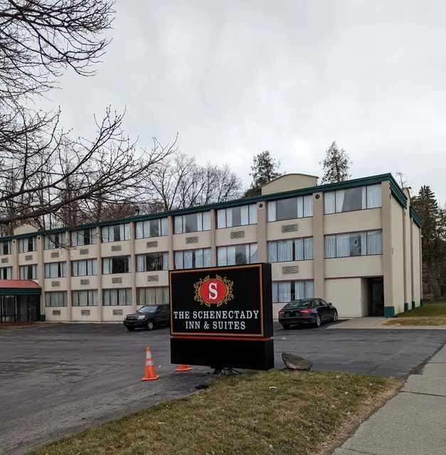 The Schenectady Inn & Suites