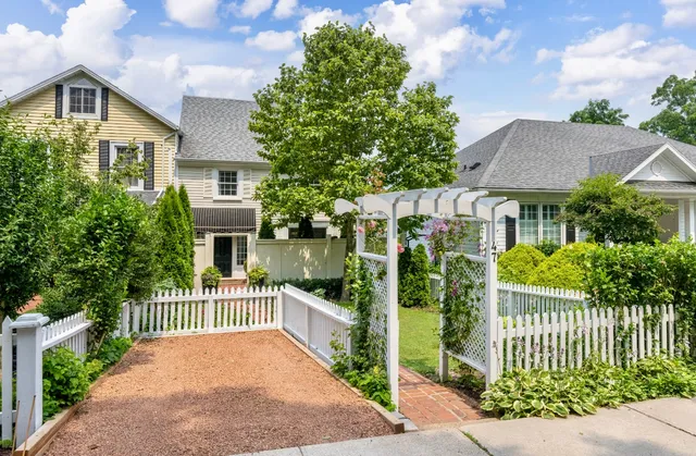 Hummingbird Haven Bed & Breakfast