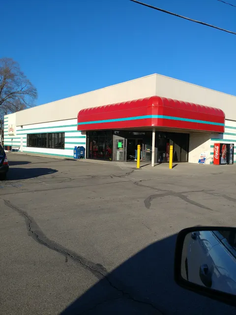 Woodie's Supermarket