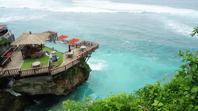 pantai suluban blue point pecatu bali
