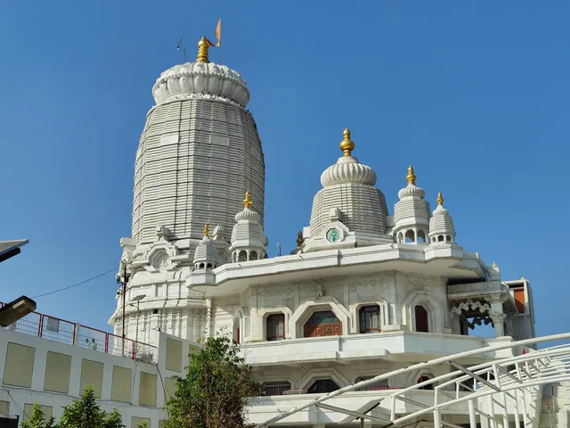 Shri Mahaganpati Rajureshwar Temple