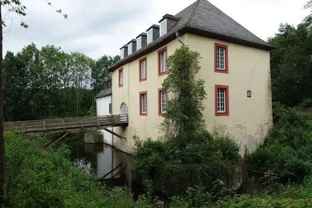 Burg Hainchen - Wasserburg