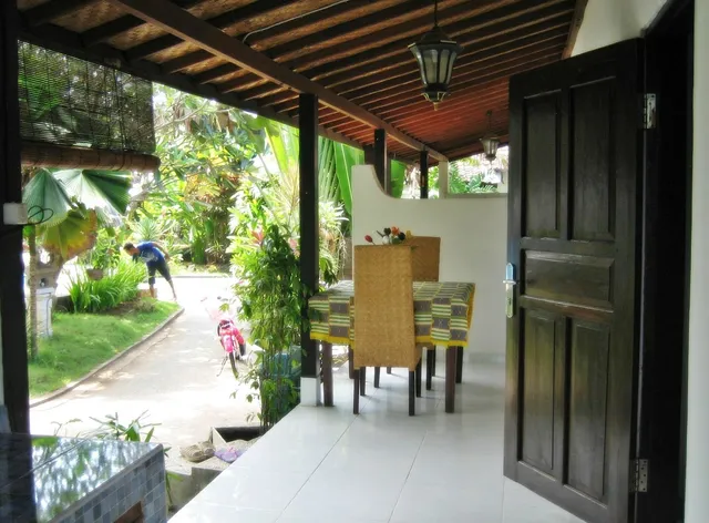 Chichi's Bungalows & suites