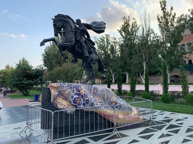 Pamyatnik Petru Kotlyarevskomu