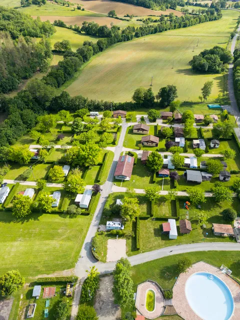 Camping Le Casties - Camping 3 étoiles - Bar - Snack - Location de chalets et mobile-homes près de Toulouse