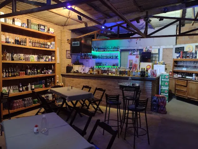 Esconderijo bar.