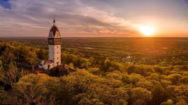 Heublein Tower