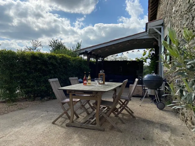 The Alpaca - book direct for best price guaranteed