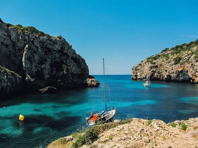 Playa de Cales Coves