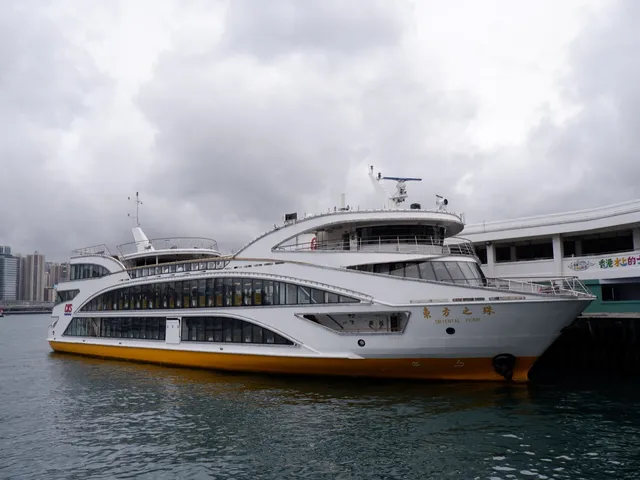 Harbour Cruise Oriental Pearl @ Hung Hom South Ferry Pier