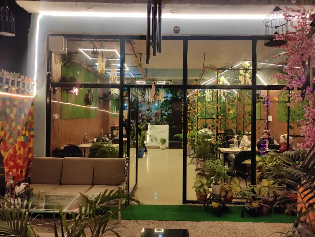 Extra Class Cafe & Restaurant