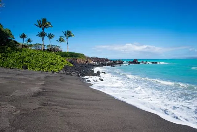 49 Black Sand Beach