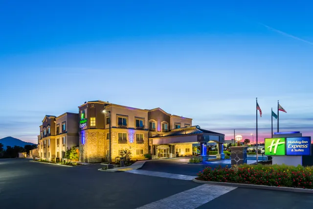 Holiday Inn Express & Suites San Jose-Morgan Hill, an IHG Hotel