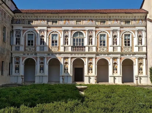 Muratori Cravetta Palace