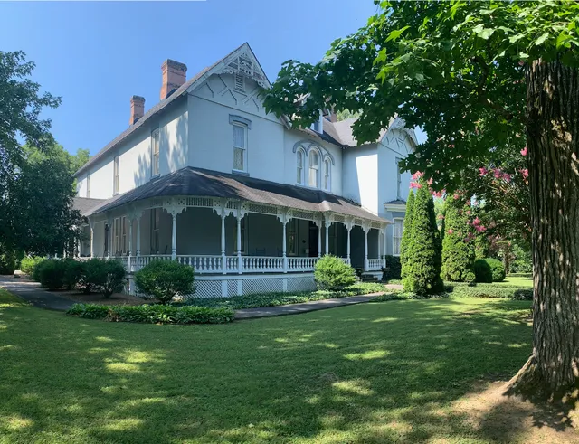 Falcon Rest Mansion & Gardens