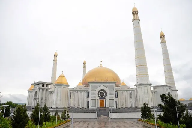 Türkmenbaşy Ruhy Mosque