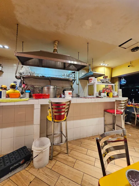 Caldos de Gallina "Los 2 Carnales"