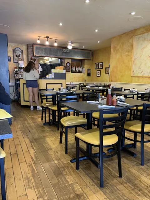 Creme De La Creme Cafe