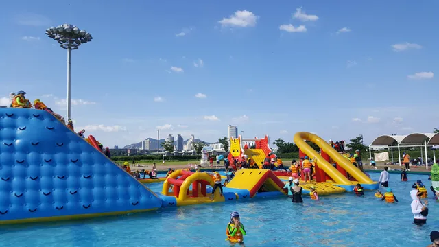 Jamsil Hangang Park Pool