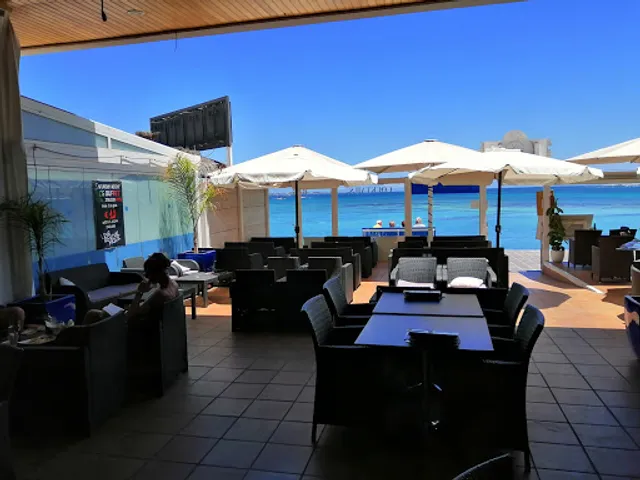 The yacht club bar & restaurant