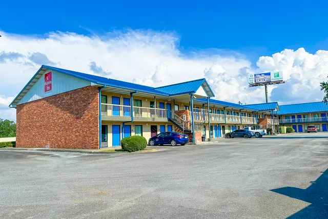 Hahira Inn By OYO near Valdosta