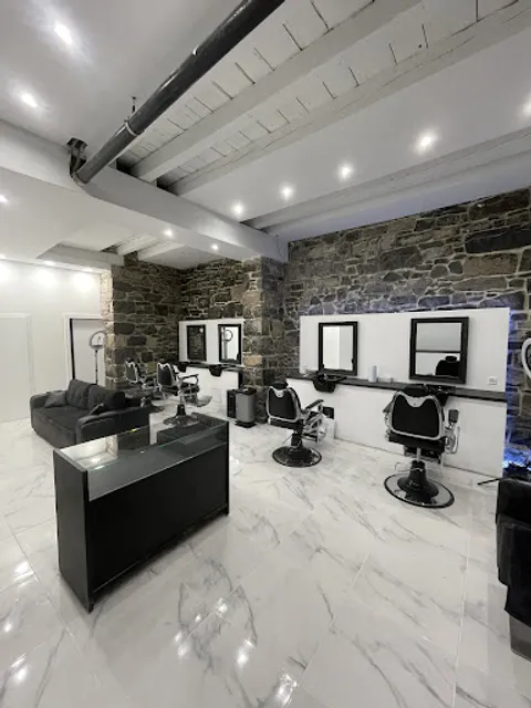 LAWEST GENEVA barber