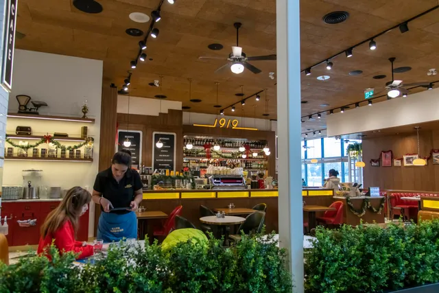 Cafe Landwer Yorkdale