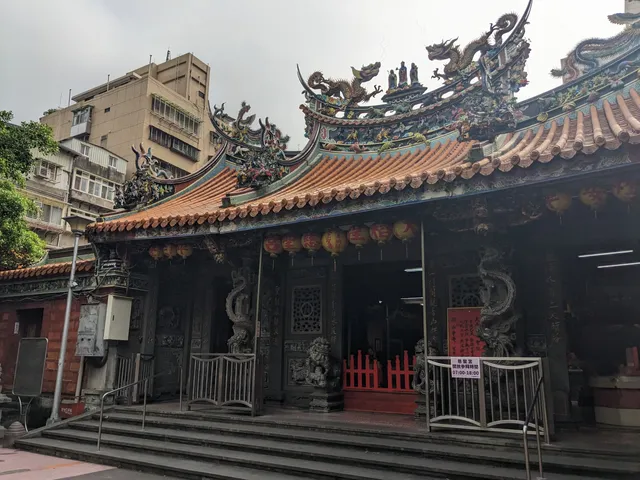 Dadaocheng Cisheng Temple