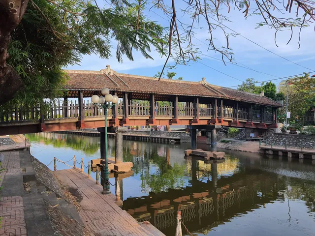 Cầu ngói Phát Diệm