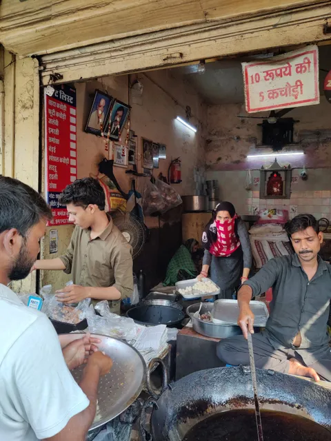 Deviram kachori wale