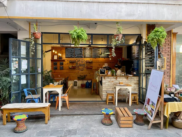 The Juicery Cafe - Lake Centre